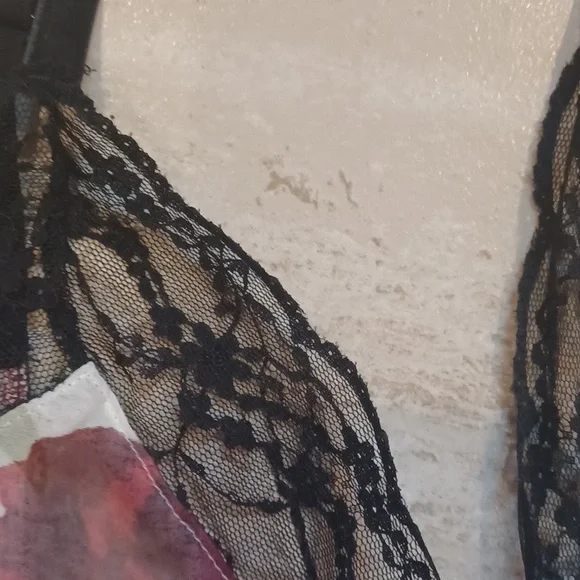 Victoria's Secret Elegant Sheer Lace Trim Rose Print Open Front Nightie - Picture 7 of 10